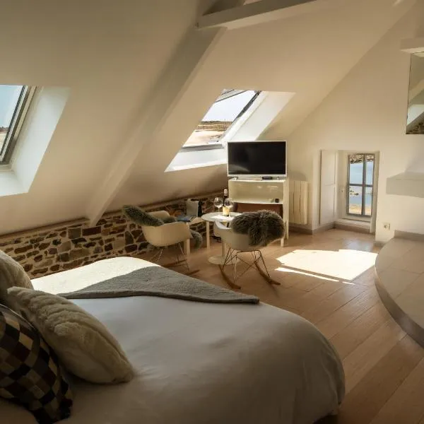 Aux 13 Arches-Logis Hôtel Restaurant，位于波尔特拜的酒店