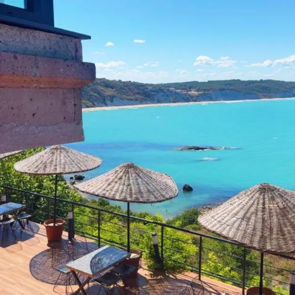 Marina Boutique Hotel Istanbul Airport，位于Karaburun的酒店