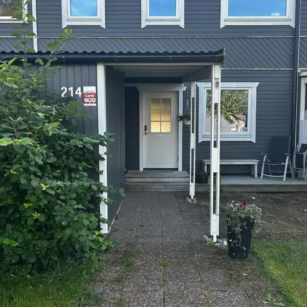 House with sauna for families and groups，位于Lindalen的酒店