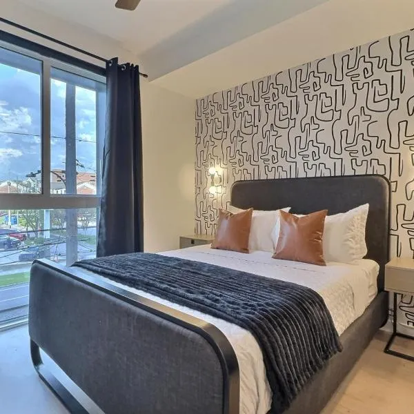 Urban Studio, Walk to UAB and Railroad Park，位于伯明翰的酒店