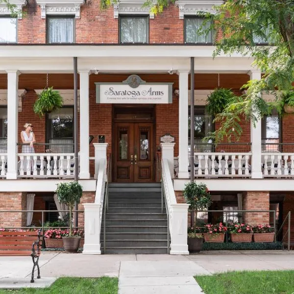 Saratoga Arms Hotel，位于萨拉托加泉的酒店