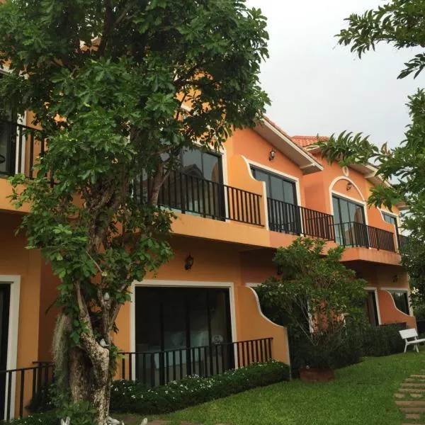 萨塔别墅精品度假村 ，位于Pak Thong Chai的酒店