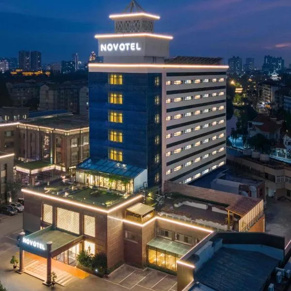 南通中心诺富特酒店，位于南通的酒店