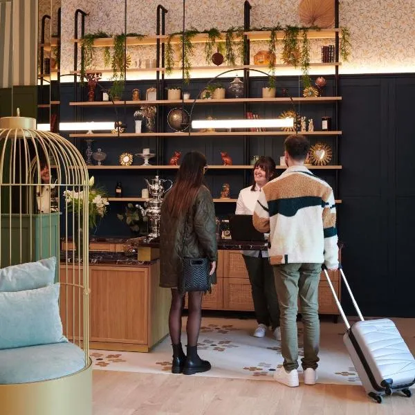 Square Lodge Hotel Accor - La Roche-sur-Yon，位于永河畔拉罗什的酒店