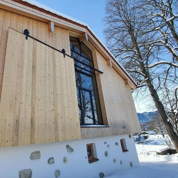 Exklusives STALL-LOFT "ZUM PULVERER" - Naturdesign hinter historischen Mauern - AusZeit für 2 inmitten des Isarwinkels，位于Gaißach的酒店