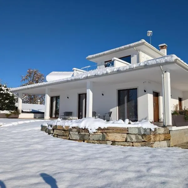 Al tempo ritrovato Country house，位于Pianfei的酒店