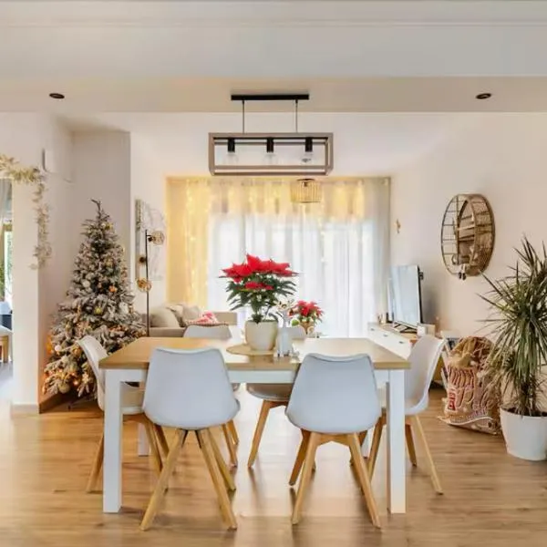 O Lar de Laura Casa familiar para escapada tranquila con piscina y sala de juegos cerca de Vigo，位于维戈的酒店
