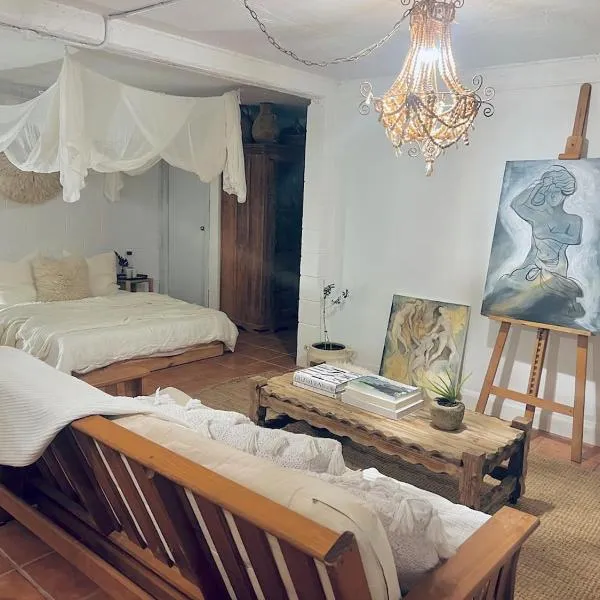 Villa Saint George Byron Hinterland，位于克伦司的酒店