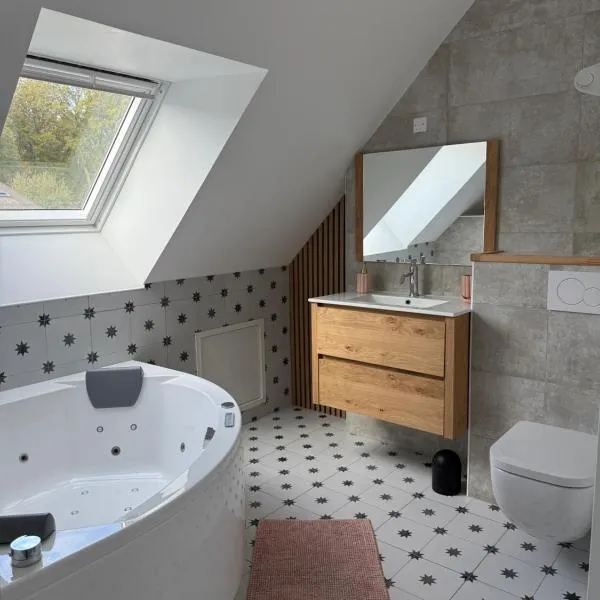 Ty Cocon - havre de paix avec jacuzzi，位于泰尔地区罗谢福尔的酒店