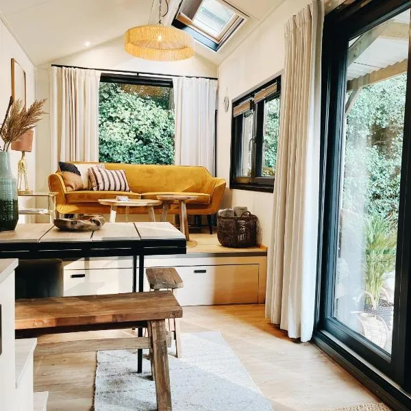 Tiny House met privé hottub，位于Rutten的酒店