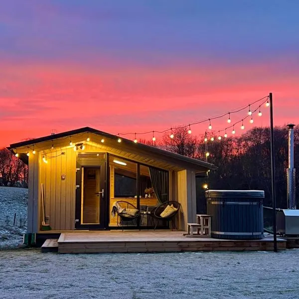 Privatus romantiškas namelis dviems prie vandens Šilalės rajone，位于Dirkintai的酒店