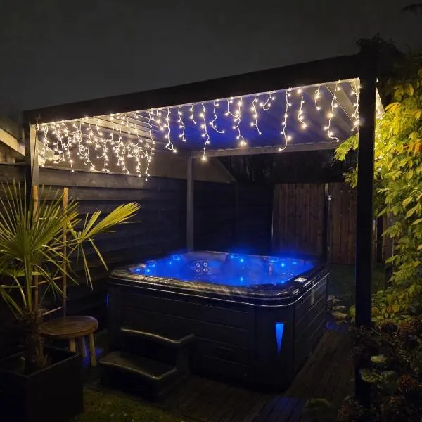 "Huisje op de Veluwe" met privé Jacuzzi en Bar!，位于埃尔默洛的酒店
