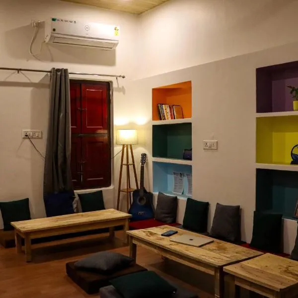Mosaic Hostel Varanasi，位于瓦拉纳西的酒店