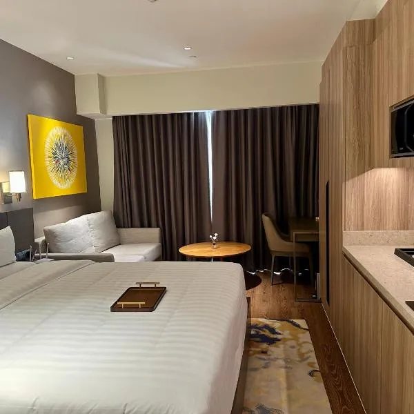 Cleo Suites at Novotel Hotel Residences near Makati，位于马尼拉的酒店