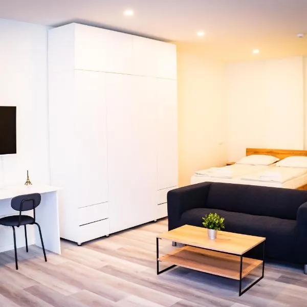 Urban76 Apartments，位于特尔古穆列什的酒店