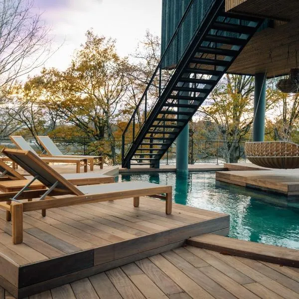 Best Western Plus Le Roi Arthur Hôtel & Spa，位于普洛埃尔梅勒的酒店