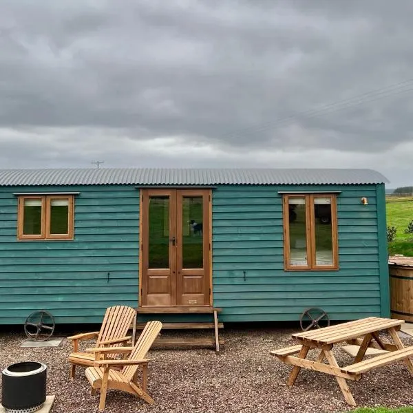 Pentland Shepherd Huts，位于佩尼库克的酒店