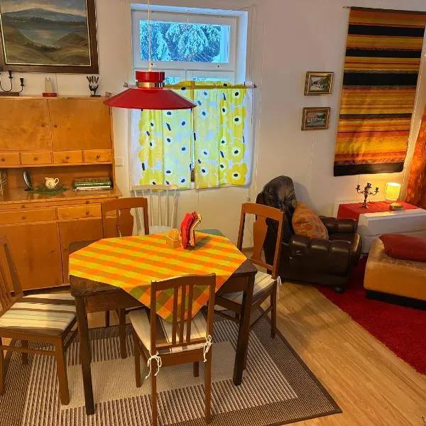 Lapinkangas Yksiö 60m2 paritalossa, oma piha ja sauna，位于奥卢的酒店
