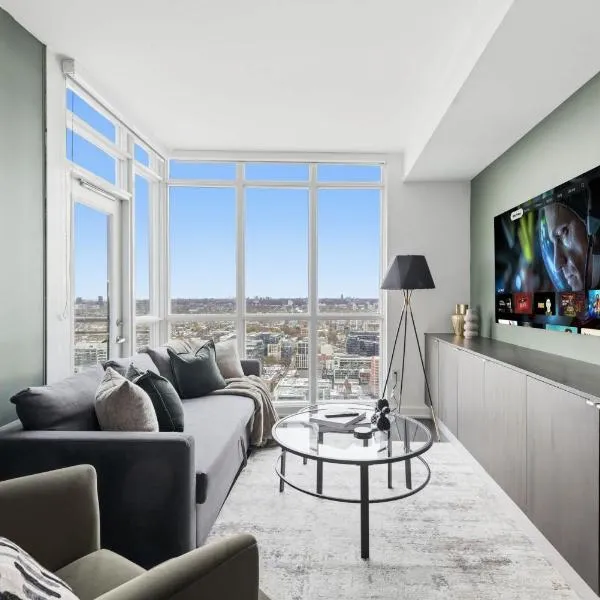 TO Luxe Penthouse Modern Luxury Stay w Parking，位于多伦多的酒店