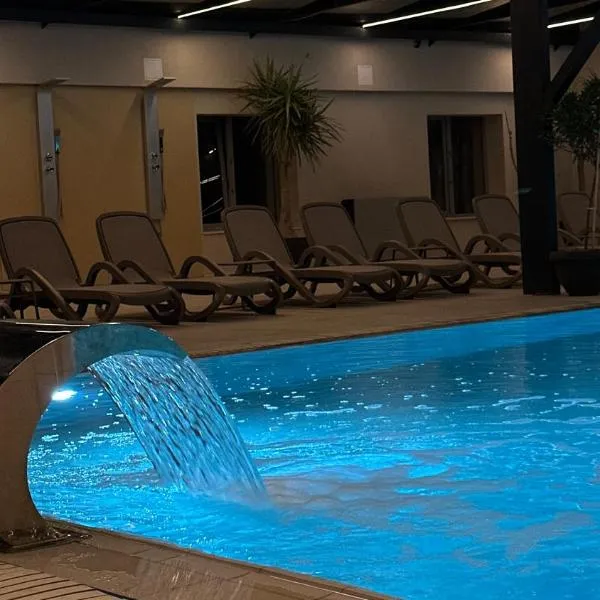 大道酒店，位于康斯坦察的酒店