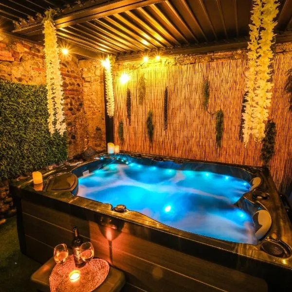 Loveroom La Villa Lova avec spa privé et pièce secrète，位于帕米耶的酒店