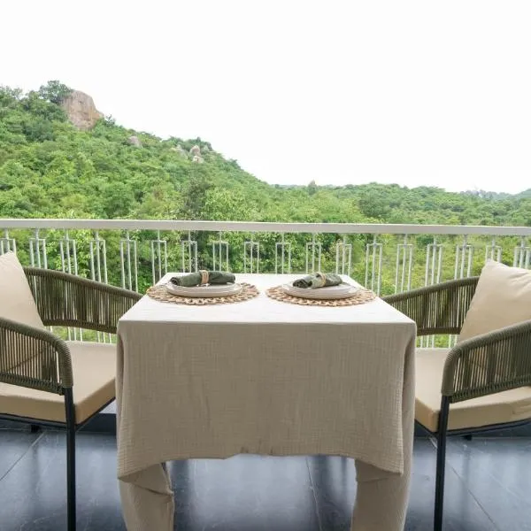 VSR Vriksha Naturopathy Wellness Resort，位于海得拉巴的酒店