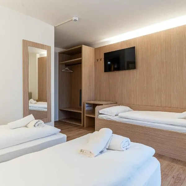 Hotel Bella Italia Piancavallo，位于皮恩卡瓦罗的酒店