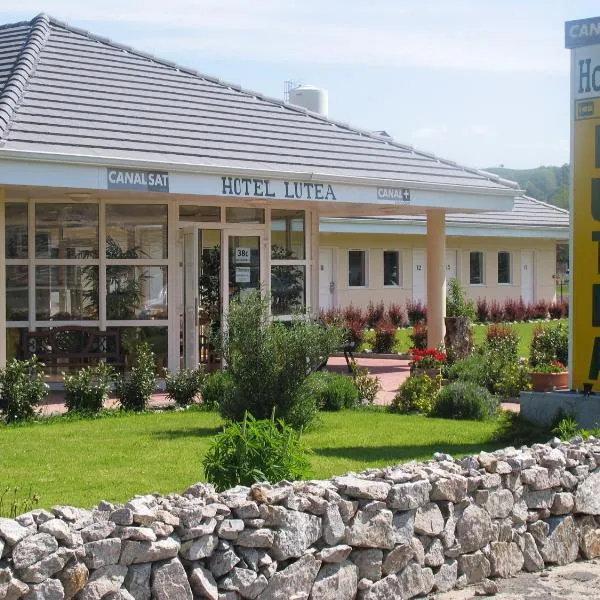 卢提亚酒店，位于Sauvat的酒店