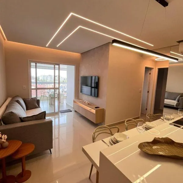 Apto em Bertioga com AC e Wi-Fi - 300m da praia，位于伯迪亚哥的酒店