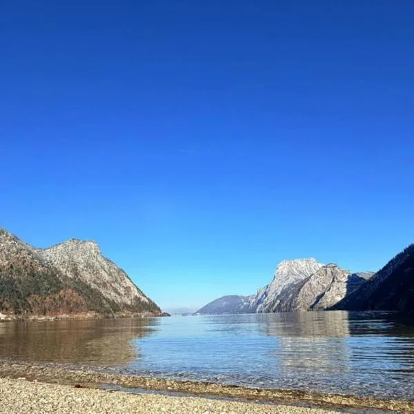 Ferienhaus TraunseeStrand，位于埃本塞的酒店