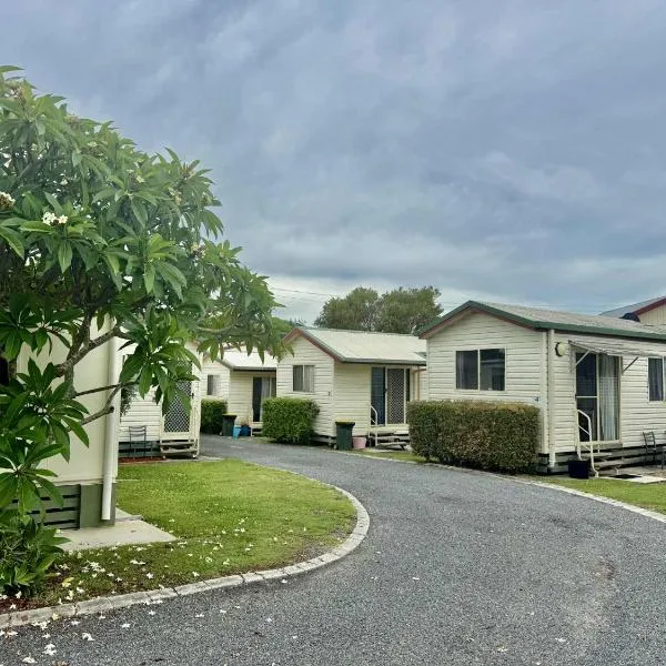 Maclean Riverside Cabin Park，位于麦克莱恩的酒店