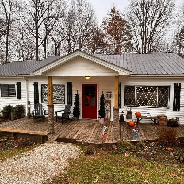 North Star Retreats，位于Beattyville的酒店