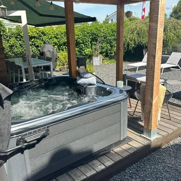 Vakantiehuis aan het water，位于芬克芬的酒店