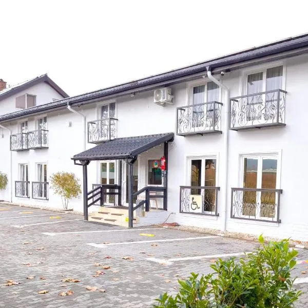 Pensiunea Vila Chesa，位于Corunca的酒店