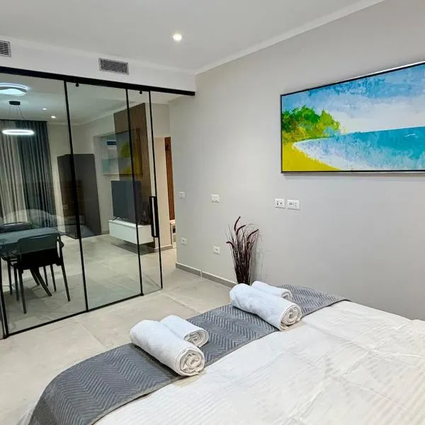 Central Boulevard Suites-Lushnje，位于Lushnjë的酒店