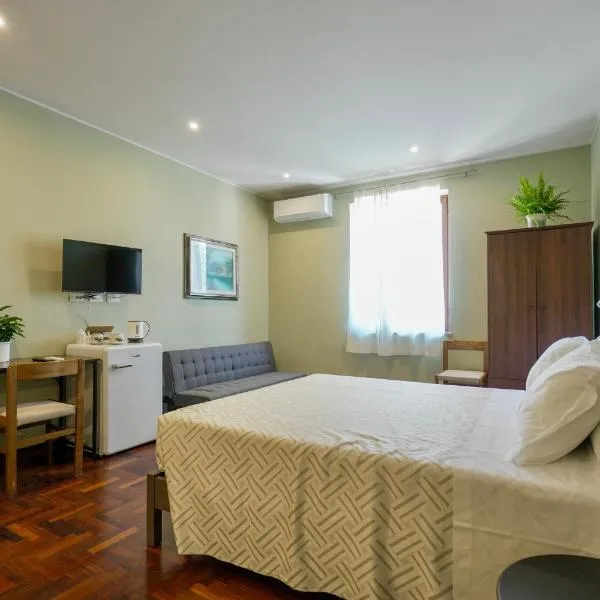 Domus Fabia - Rooms & Apartments,位于圣杰米尼的酒店