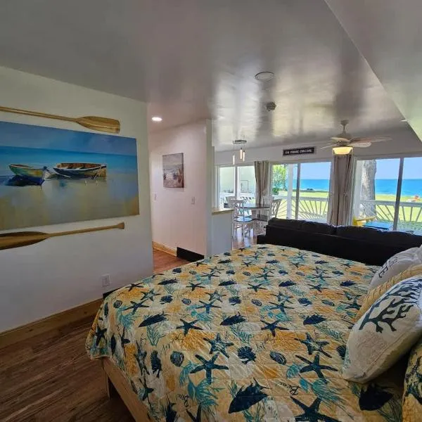 SeaSide Lake-Front Cottage，位于Madison的酒店