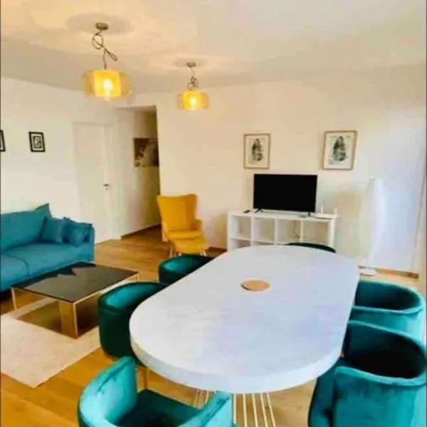 High-End 3BR w terrace, garden&parking，位于卢森堡的酒店