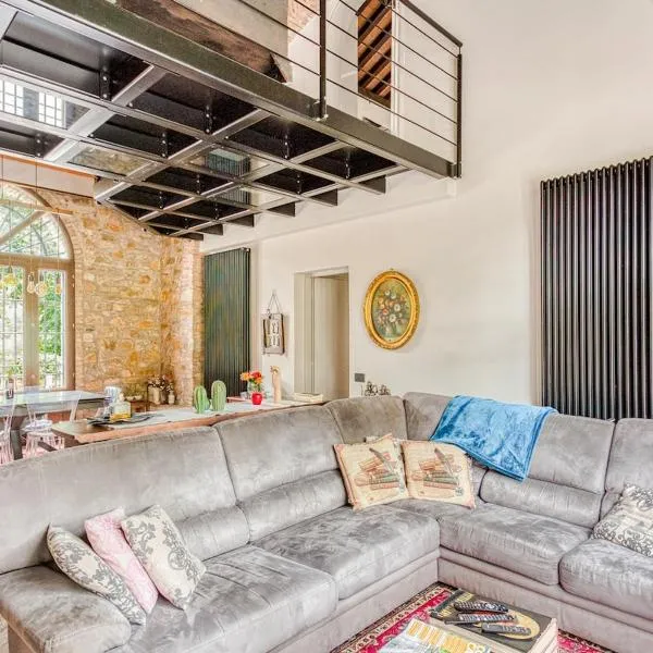 Charming Tuscan Villa Borgo Il Massera，位于蒙泰韦尔迪马里蒂莫的酒店