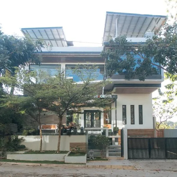 RedDoorz at Anton's Loft Designer Resort Pansol Calamba Laguna，位于Laguna的酒店