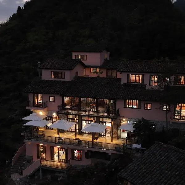 Ha Giang Aya Lodge by Localvietnam，位于同文的酒店