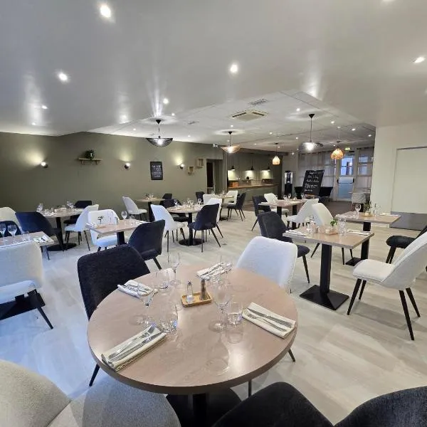 Logis Hôtel Restaurant Les Fontaines，位于朗沃隆的酒店