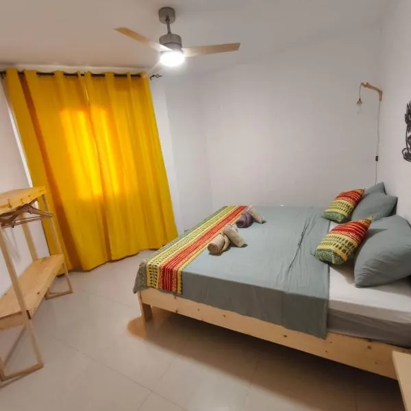 Casa Colibri - Confort et Authentique, à 300m de la plage !，位于明德卢的酒店