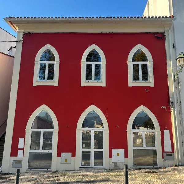 A Casa da Praça - The Square House，位于科尔武河畔米兰达的酒店