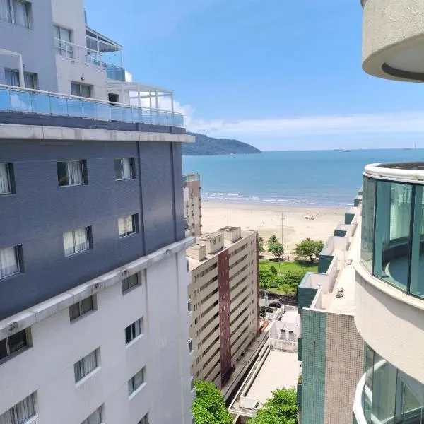 Unique Residence Lindo Apartamento Vista Mar e garagem，位于桑托斯的酒店