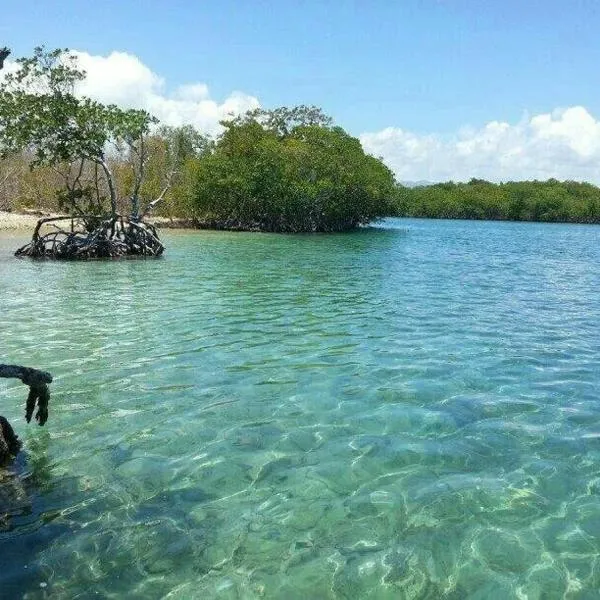 Bayoyas House Your Coastal Oasis in Salinas PR，位于萨利纳斯的酒店