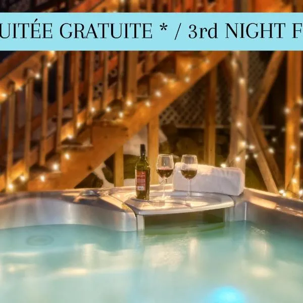 Spacious cottage in forest with spa，位于La Macaza的酒店