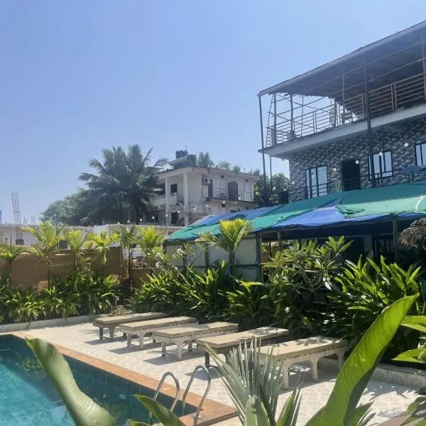 12 Monks - Backpacker Resort，位于阿姆波尔的酒店