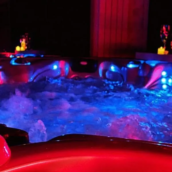 Xcoquine Love Room & Spa，位于Tourves的酒店