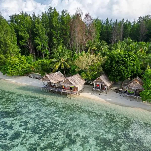 Coco Huts Guest House，位于Waisai的酒店